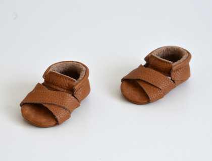 Sandałki dla chłopca HARRY - kolor: KARMEL (skóra), niechodki, naturalny zamsz pochodzący z Włoch